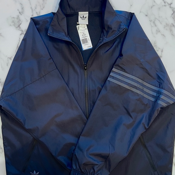 Adidas Adicolor Neuclassics Track Jacket in black - Picture 3 of 11